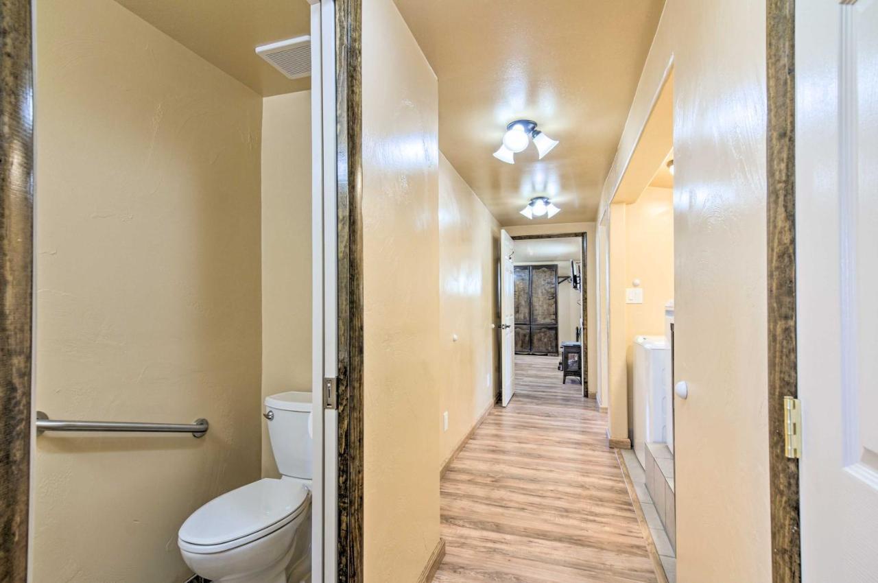 Cozy Home With Canyon Views 2 Mi To Grand Staircase Henrieville Εξωτερικό φωτογραφία