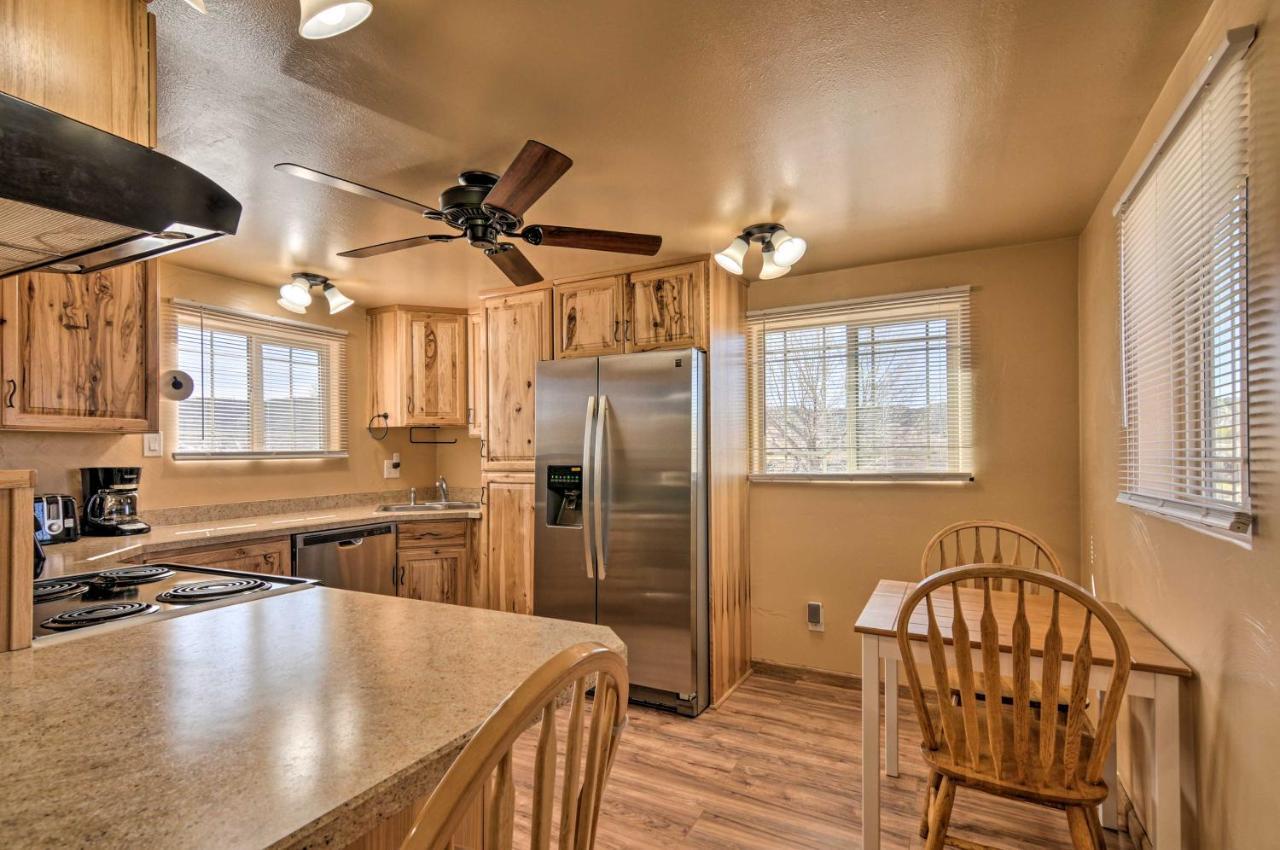 Cozy Home With Canyon Views 2 Mi To Grand Staircase Henrieville Εξωτερικό φωτογραφία